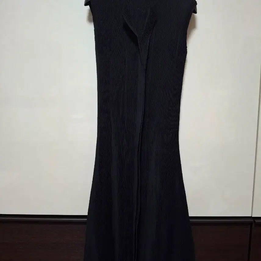 [SOLD OUT] 플리츠미 블랙 민소매 롱 원피스    ~날씬77 까지