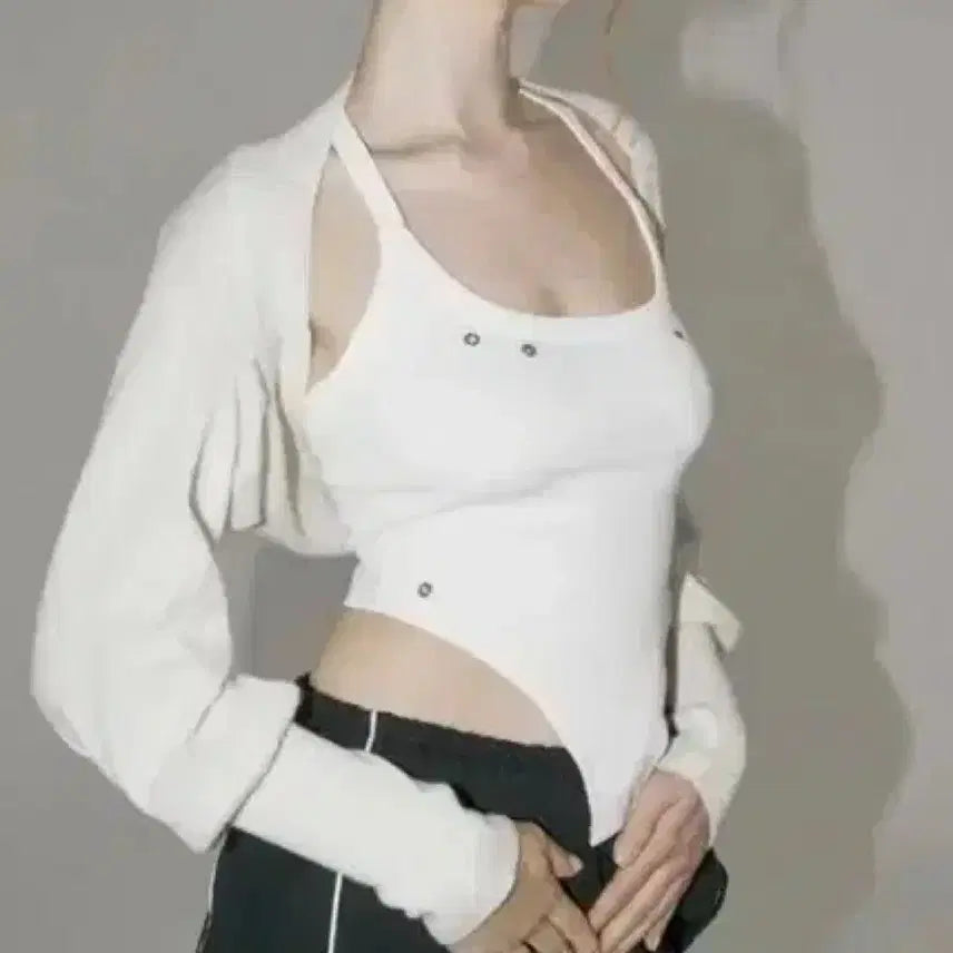 [SOLD OUT] 쓰리타임즈 becca top s사이즈 (쓰리타임즈 나시)