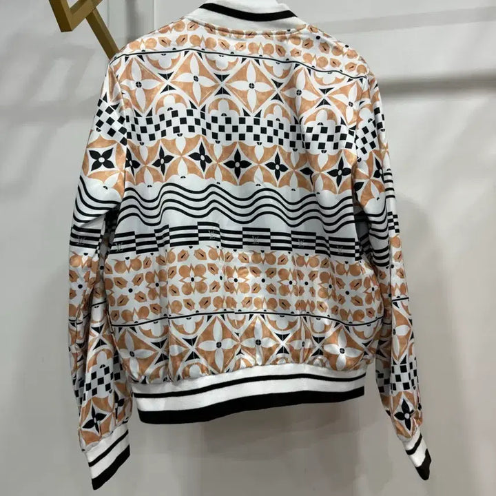 [SOLD OUT] 여성 패턴 봄버 자켓66까지