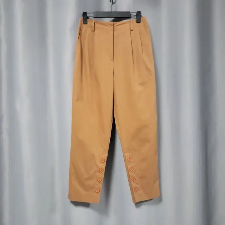 [SOLD OUT] 바자라 컬렉션 버튼 면 슬랙스