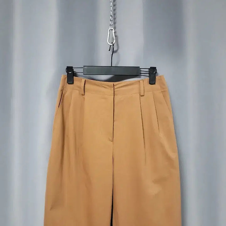 [SOLD OUT] 바자라 컬렉션 버튼 면 슬랙스