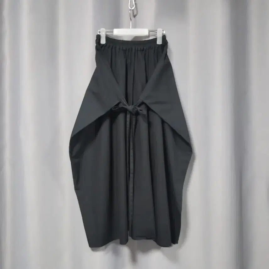 [SOLD OUT] 묶음 면 롱스커트