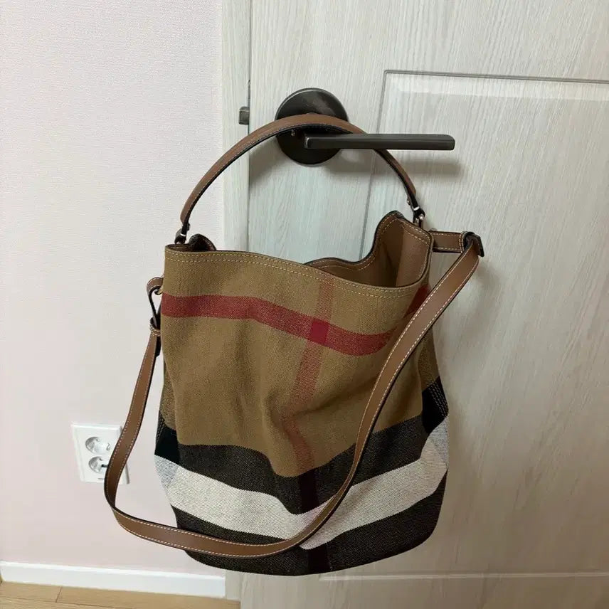 [SOLD OUT] 버버리 호보백