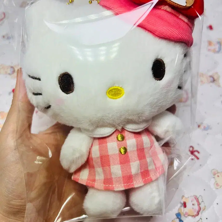 [BUNJANG] Sanrio Gingham Check Series Kitty Mascot Charm / 산리오 깅엄체크 시리즈 키티 마스코트 판매합니다!