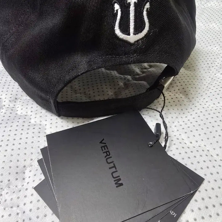 [SOLD OUT] 미키마우스 베루툼 블랙 볼캡 모자
