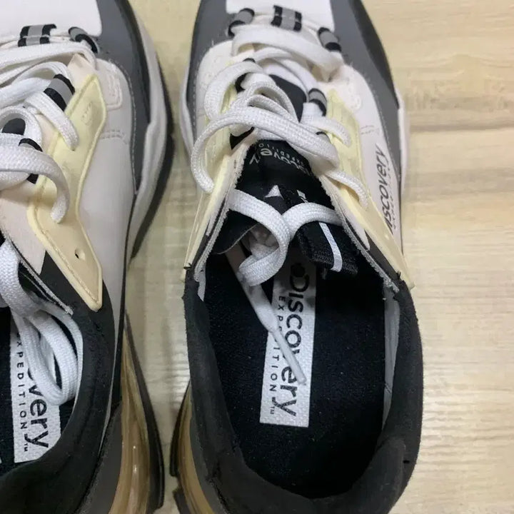 [BUNJANG] Discovery Sneakers White/Gray/Black 230 / 디스커버리 운동화 흰/회/검 230