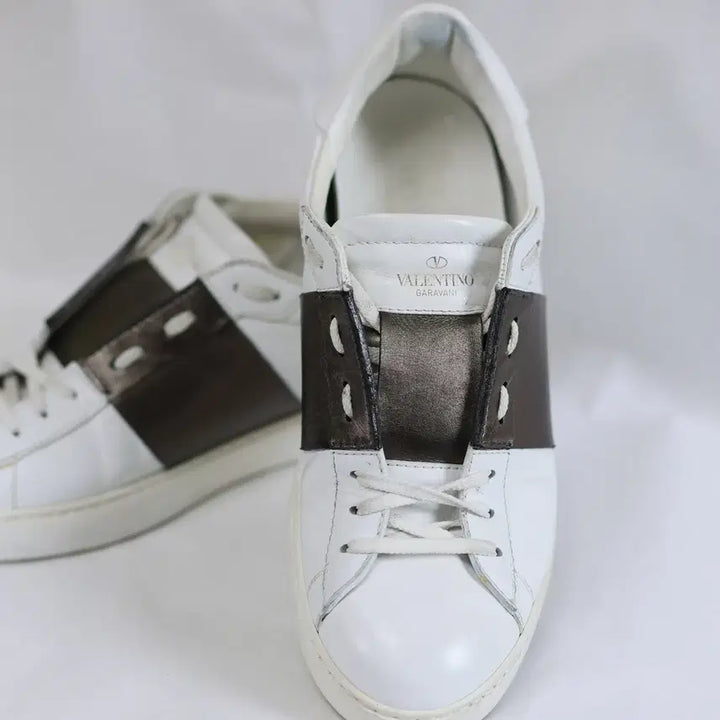 [SOLD OUT] 발렌티노 가라바니 락스터드 감성 스니커즈