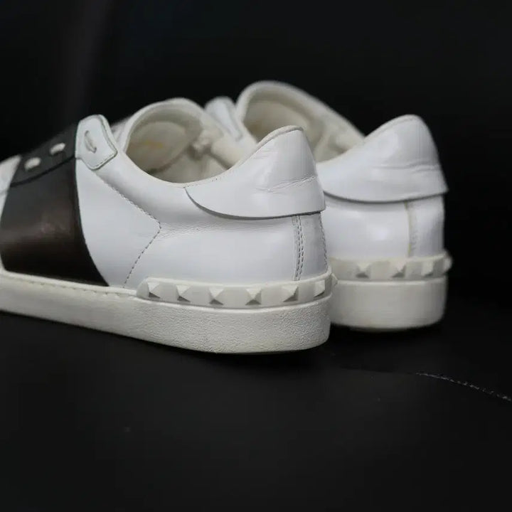 [SOLD OUT] 발렌티노 가라바니 락스터드 감성 스니커즈