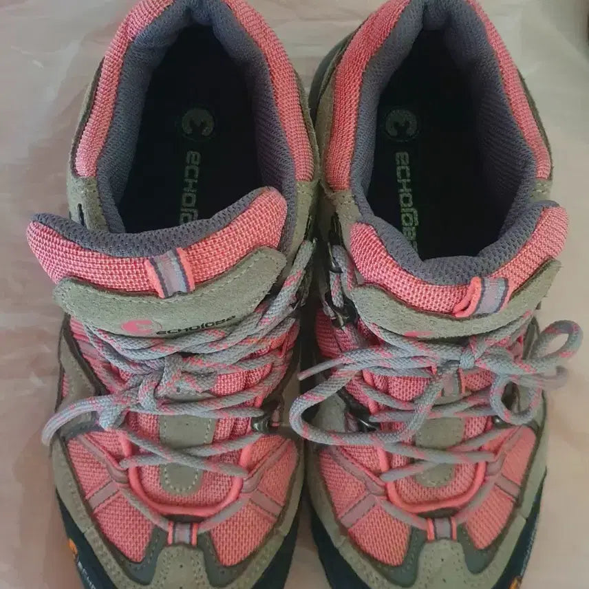 [BUNJANG] Echobora Hiking Shoes / 에코로바 등산화