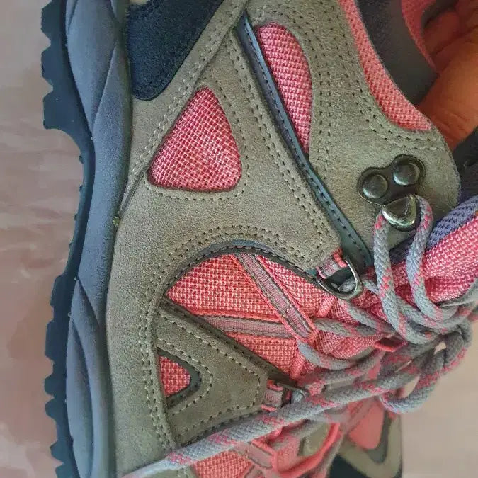 [BUNJANG] Echobora Hiking Shoes / 에코로바 등산화