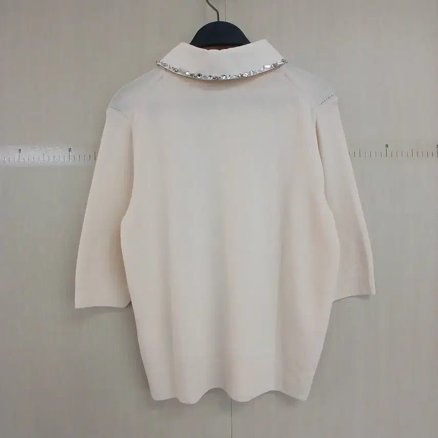 [BUNJANG] BCBG Ivory Rhinestone Collar Knit Top (Size 55) / BCBG 아이보리 카라 니트 55사이즈