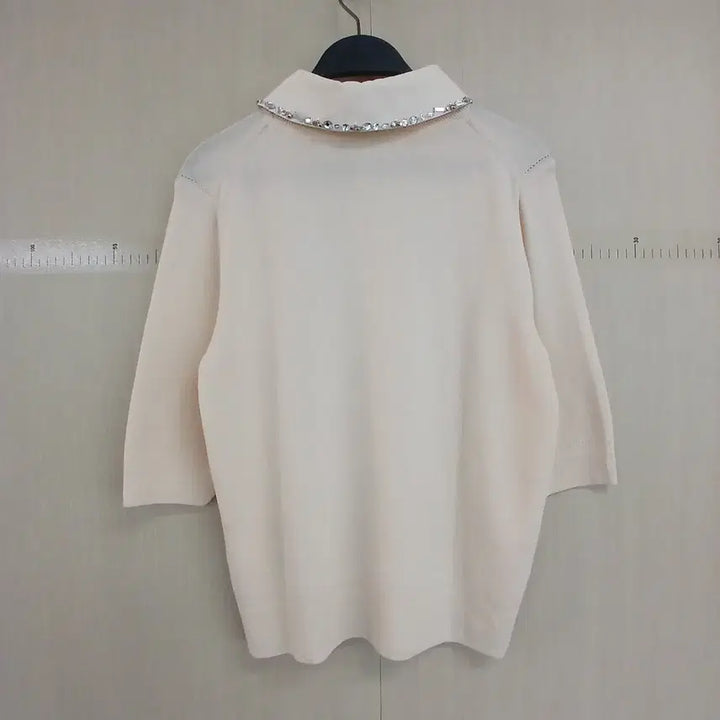 [BUNJANG] BCBG Ivory Rhinestone Collar Knit Top (Size 55) / BCBG 아이보리 카라 니트 55사이즈