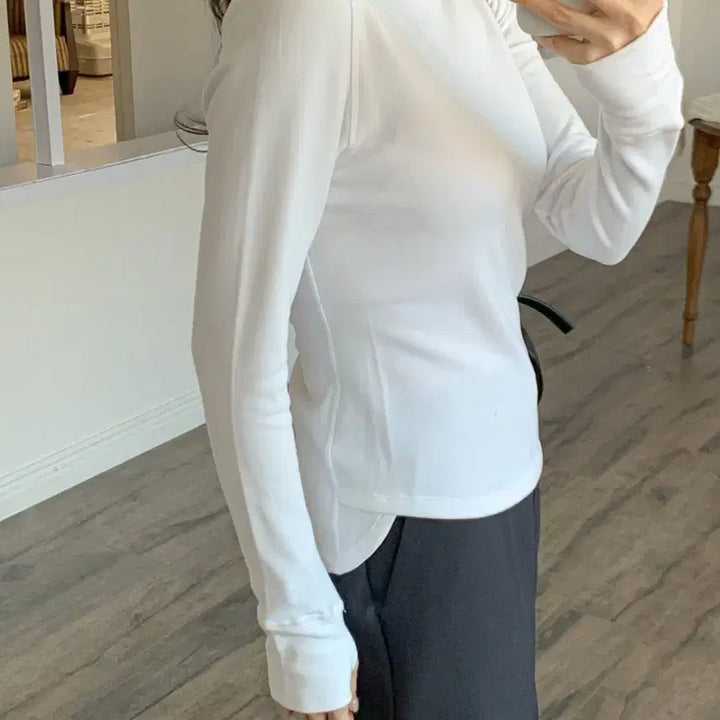 [SOLD OUT] 화이트 목폴라 긴팔티