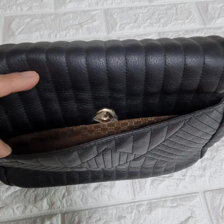 [BUNJANG] Daks Quilted Chain Shoulder Bag / 닥스 블랙 퀼팅 체인 숄더백