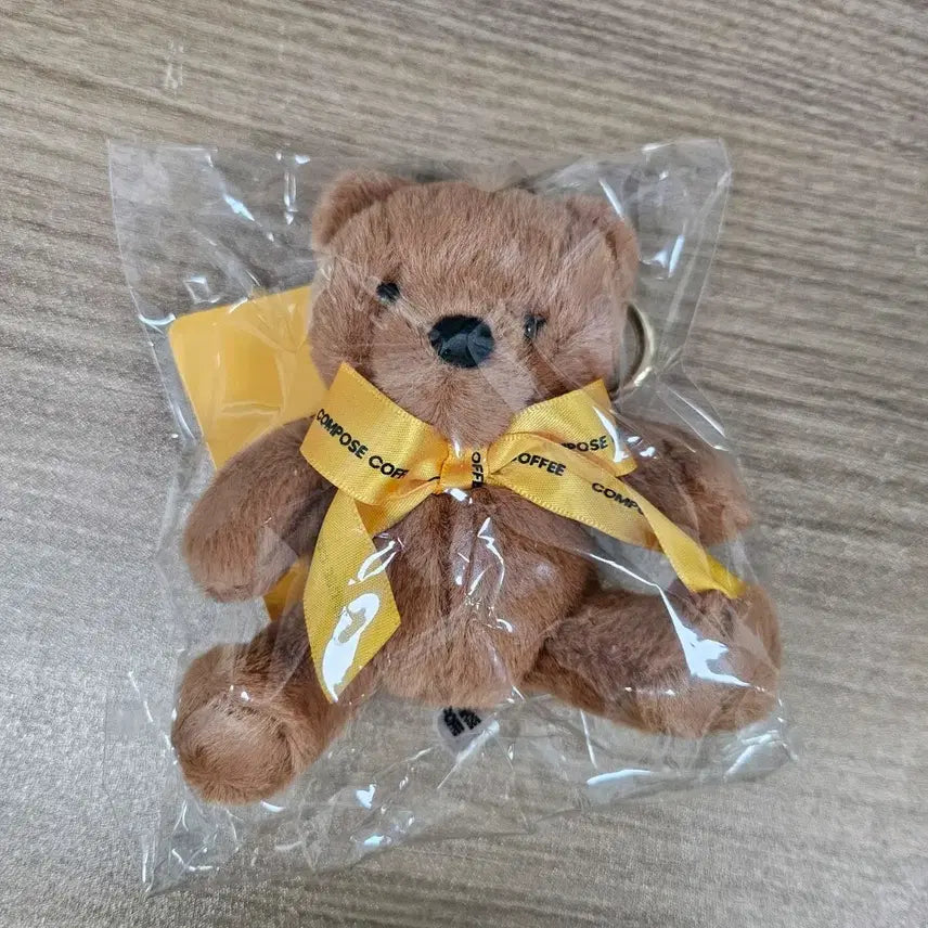 [SOLD OUT] [미개봉] 컴포즈커피 방탄소년단 bts 뷔 김태형 곰 인형 키링