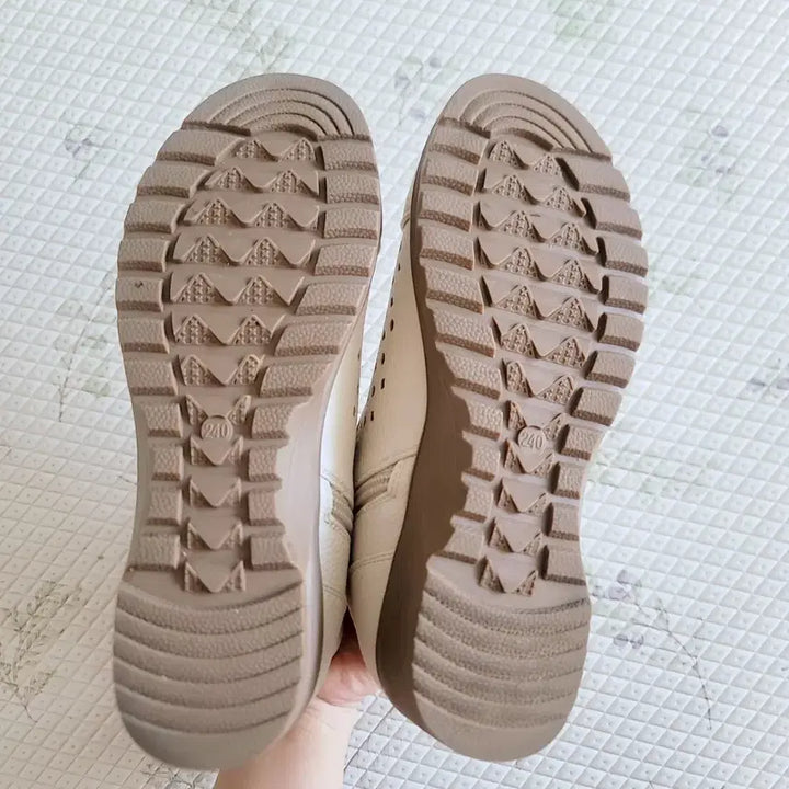 [BUNJANG] Bling Bling Ivory Punching Ankle Boots / 블링블링 펀칭 통굽 앵클부츠 아이보리 240