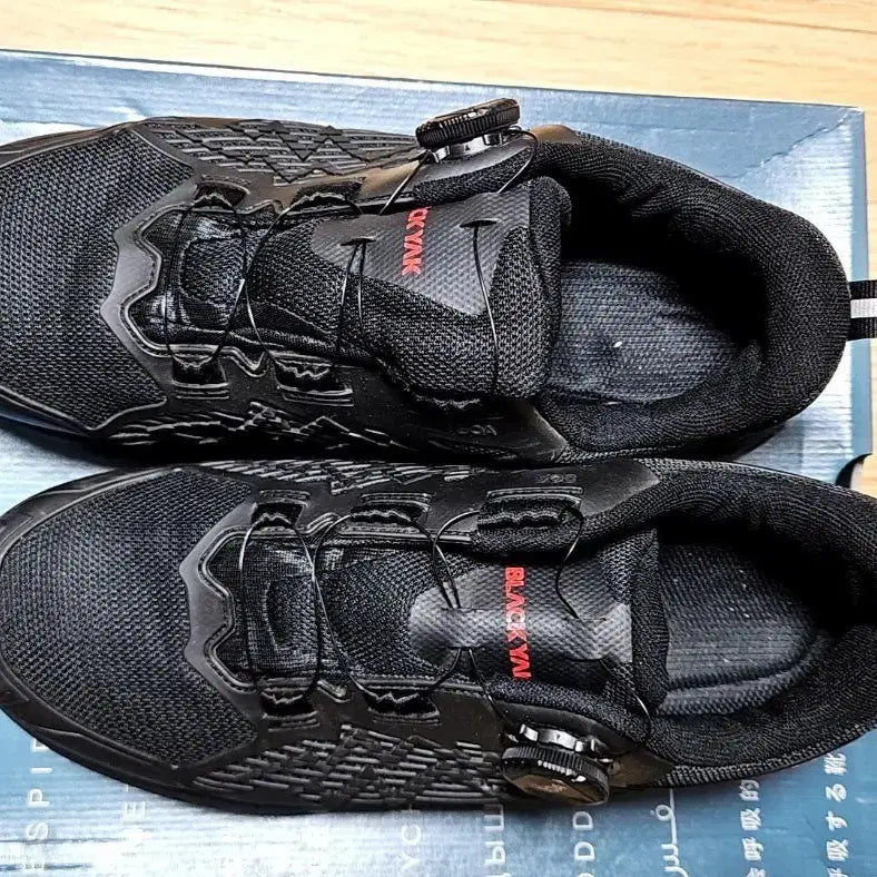 [BUNJANG] Blackyak Trekking Shoes Dial Closure Black / 블랙야크 트레킹화 블랙 다이얼 운동화
