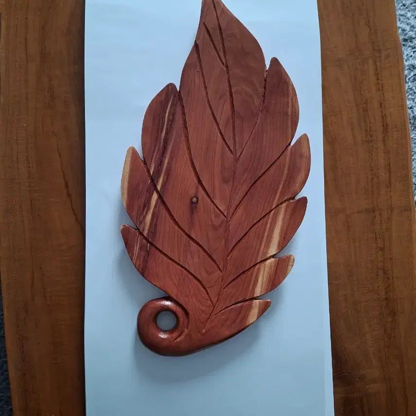 [BUNJANG] Carved Wooden Leaf Ornament / 나무 잎 조각 장식품