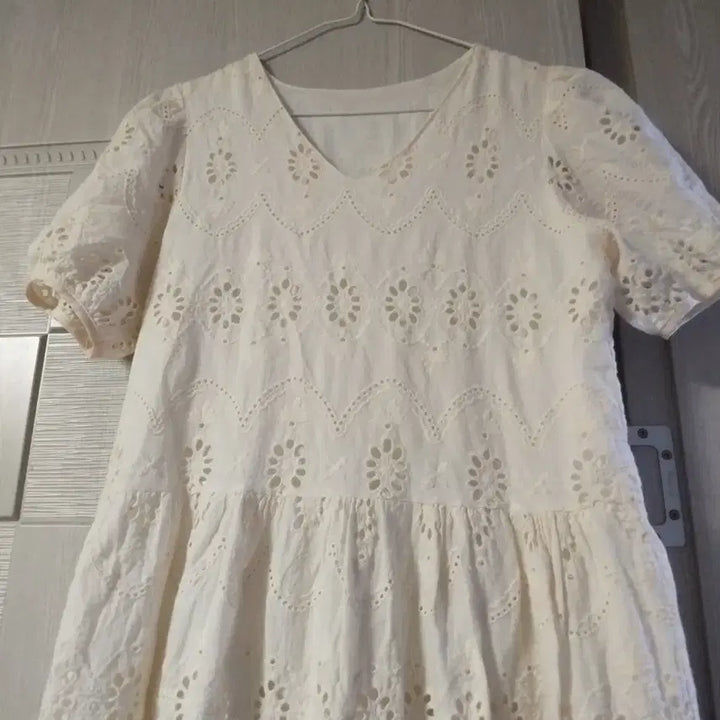 [BUNJANG] Ivory Punching Long Dress / 아이보리  펀칭 롱원피스
