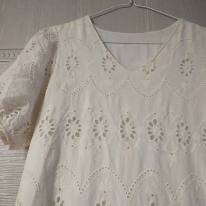 [BUNJANG] Ivory Punching Long Dress / 아이보리  펀칭 롱원피스