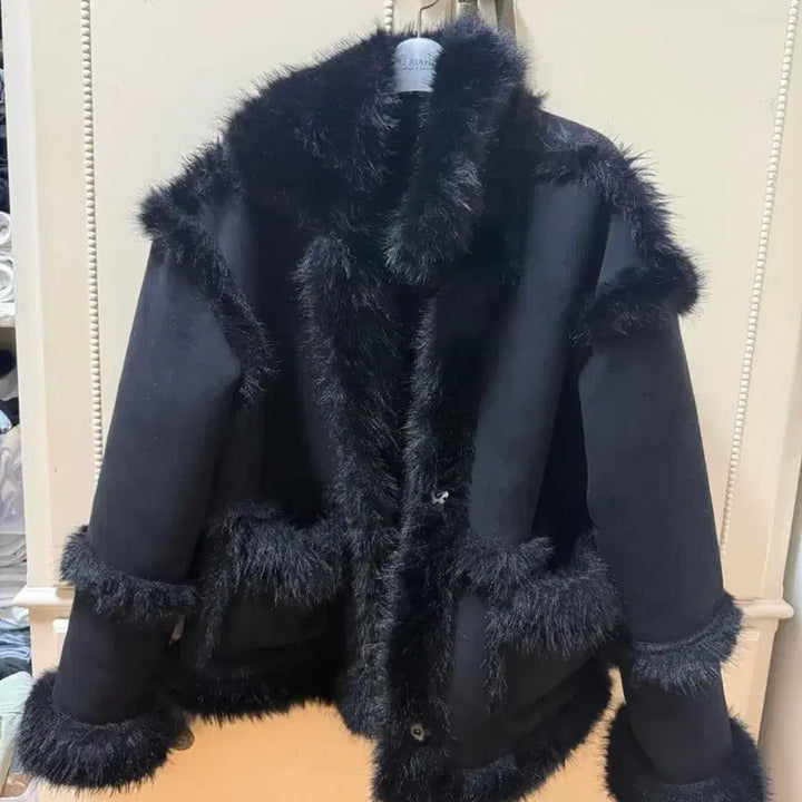 [BUNJANG] Khaki Point Shearling Fur Mustang Jacket Black / 카키포인트 시어링 퍼 무스탕 자켓 블랙