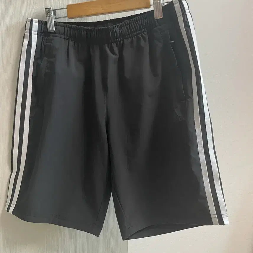 [SOLD OUT] 아디다스 삼선 반바지 S사이즈 반바지