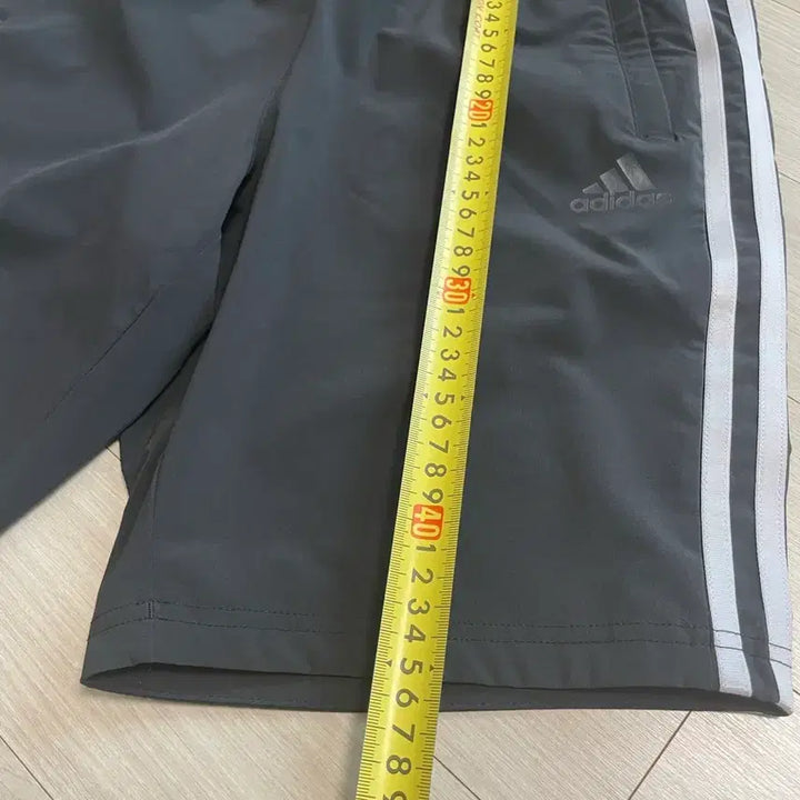 [SOLD OUT] 아디다스 삼선 반바지 S사이즈 반바지