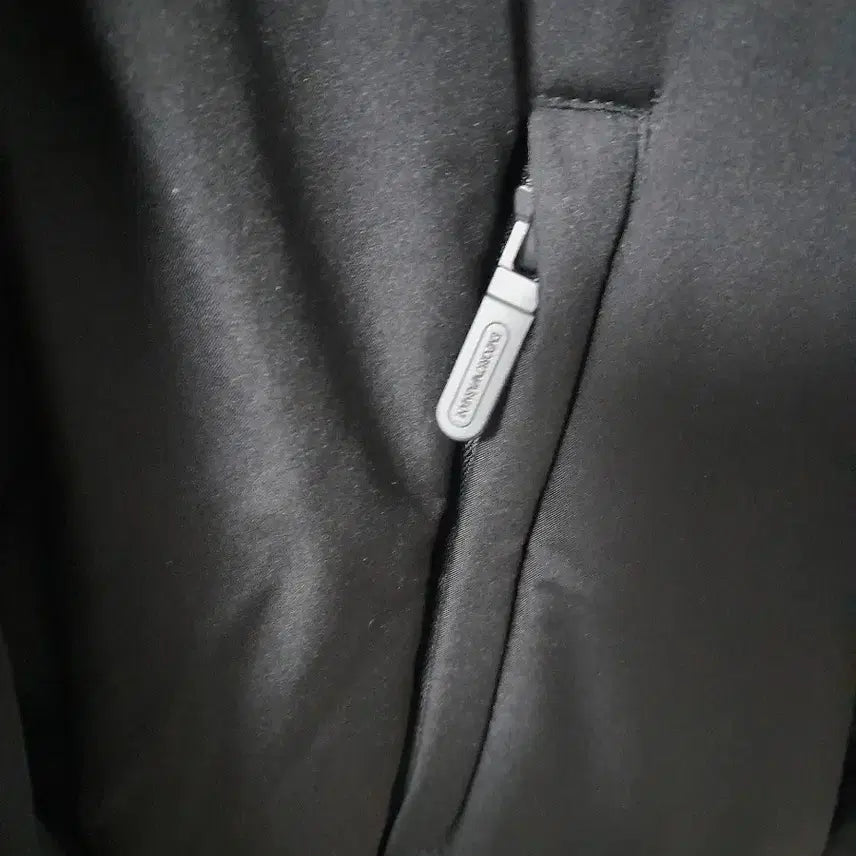 [BUNJANG] Emporio Armani Lightweight Padded Jacket / 명품의 품격, 엠포리오 아르마니 정품 경량 패딩 /105~11