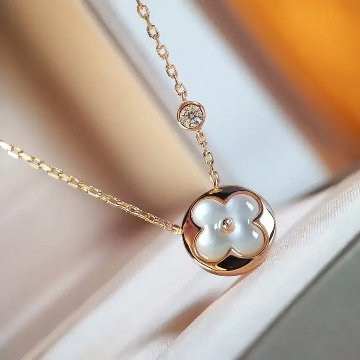 [SOLD OUT] 루이비통 플라워 마더오브펄 다이아 목걸이