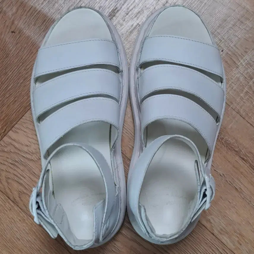 [BUNJANG] Dr. Martens Clarissa Sandal / 닥터마틴 클라리사 샌들 38