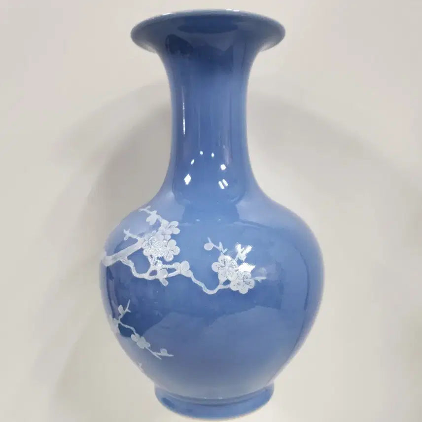 [BUNJANG] Qing Dynasty Celadon Porcelain Vase with Magpie and Plum Blossom Motif / 중국도자기                   청건륭 청지분채 매화문 병