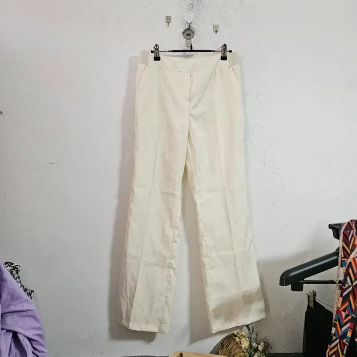 [BUNJANG] Ivory Bootcut Slacks / 아이보리색 여성 부츠컷 슬랙스