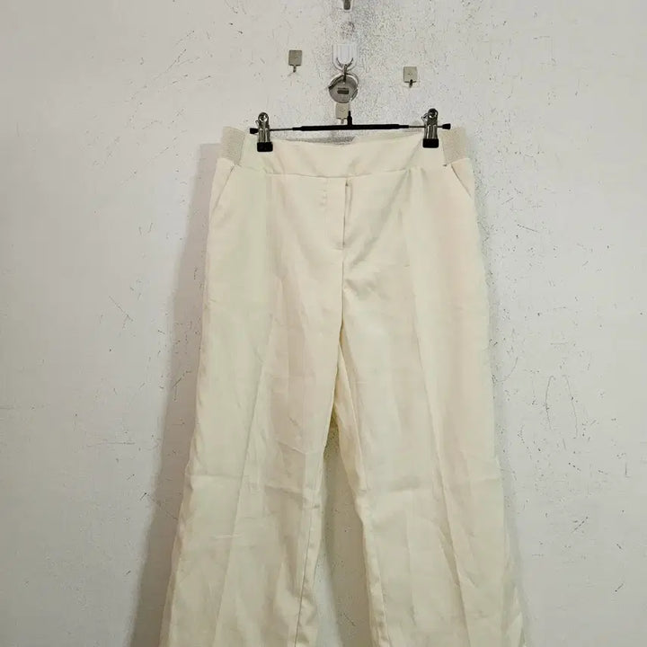 [BUNJANG] Ivory Bootcut Slacks / 아이보리색 여성 부츠컷 슬랙스