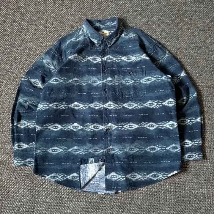 [BUNJANG] Woolrich Native Pattern Button-Down Flannel Shirt (XL) / 울리치 네이티브 패턴 버튼다운 빈티지 셔츠 (110)