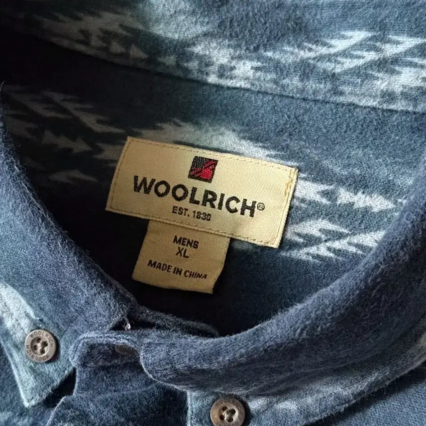 [BUNJANG] Woolrich Native Pattern Button-Down Flannel Shirt (XL) / 울리치 네이티브 패턴 버튼다운 빈티지 셔츠 (110)