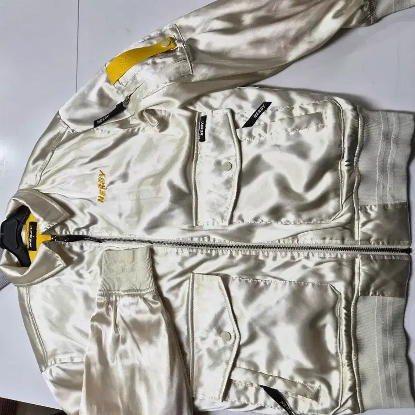 [BUNJANG] NERDY Satin Lightweight Jacket / 널디 NERDY 새틴 항공?경량 자켓