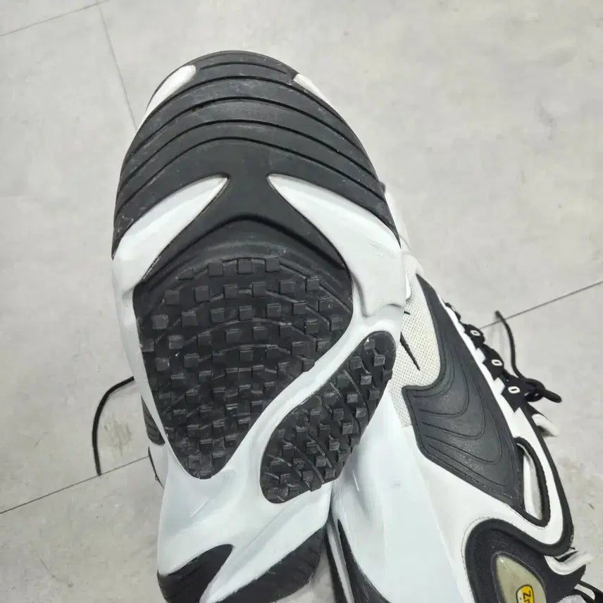 [BUNJANG] Nike Zoom 2K "Oreo" Sneakers / 나이키 줌 2K  오레오 운동화  280