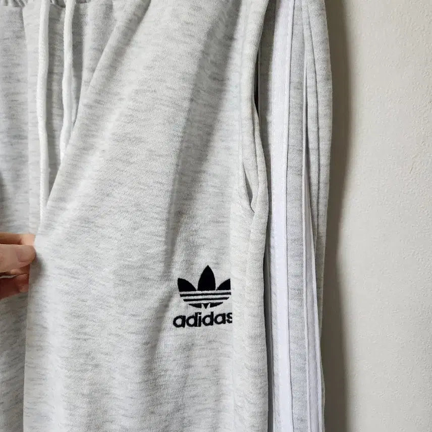 [BUNJANG] Adidas 3-Stripes Training Pants Grey Unisex / 아디다스 삼선 트레이닝 바지 회색