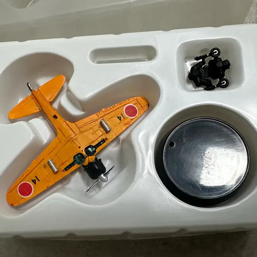 [BUNJANG] Takara 1/144 A6M2 제로-트레이너 / Takara 1/144 A6M2 제로-트레이너
