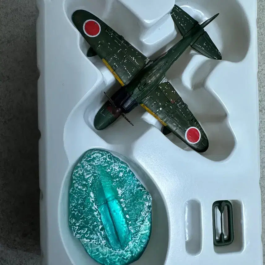 [BUNJANG] Takara 1/144 A6M2-N Type 2 "RUFE" / Takara 1/144 A6M2-N Type 2 "RUFE"