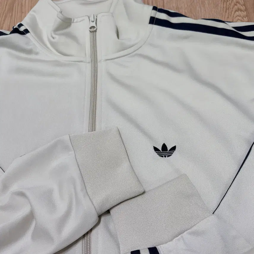 [BUNJANG] Adidas BB Track Top M Ivory Beige / 아디다스 BB 트랙탑 M 아이보리 베이지:인디고 / IZ4922