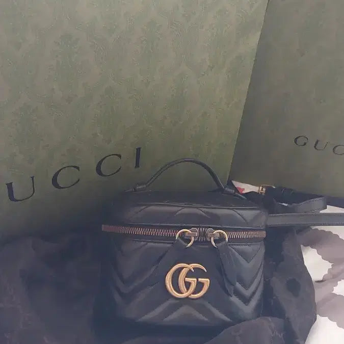[BUNJANG] Gucci GG Marmont Micro Backpack Black / 주말할인  구찌 마이크로백 블랙 GG 마몽 미니백팩