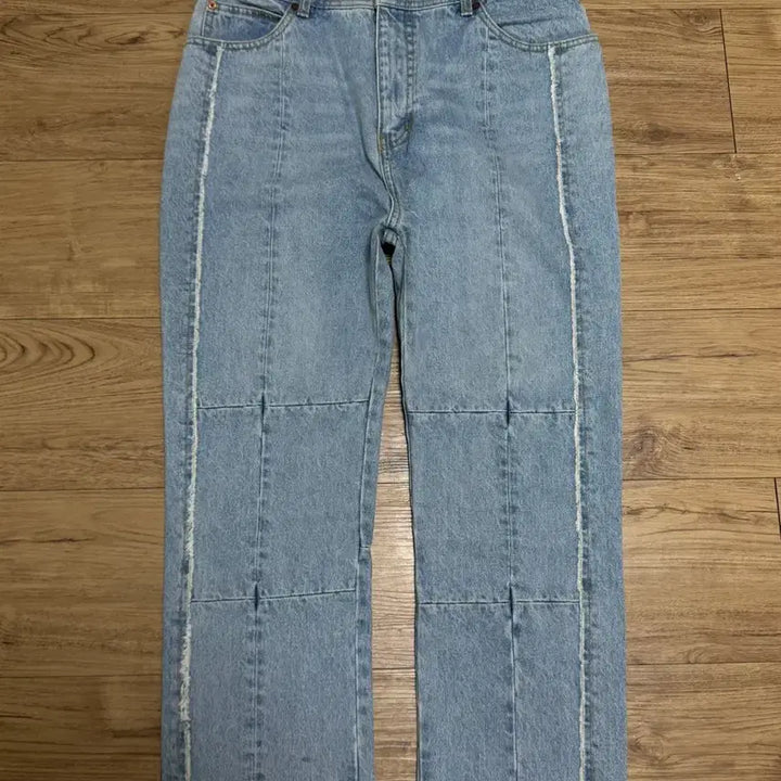 [BUNJANG] Andersson Bell Paneled Cutout Light Wash Denim Pants / [L]앤더슨벨 절개 컷팅 연청 데님 팬츠