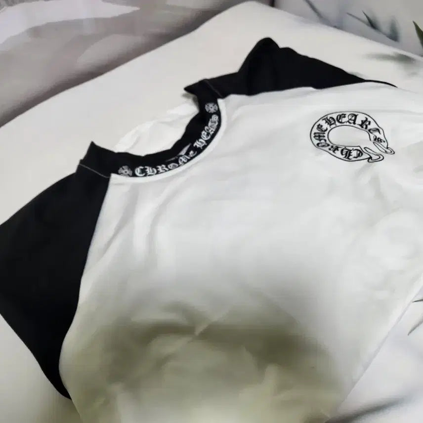 [BUNJANG] Black/White Long Sleeve T-Shirt / 크 블랙/화이트 긴팔 티셔츠