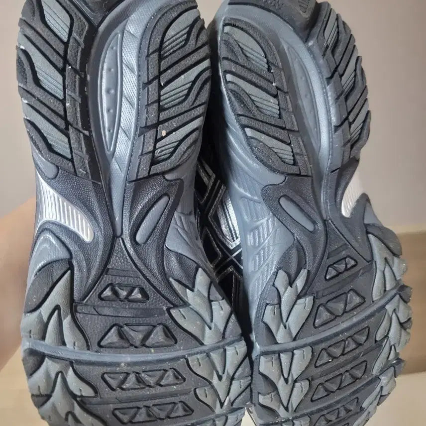 [BUNJANG] ASICS GEL Black Sneakers / 아식스 GEL 블랙 운동화