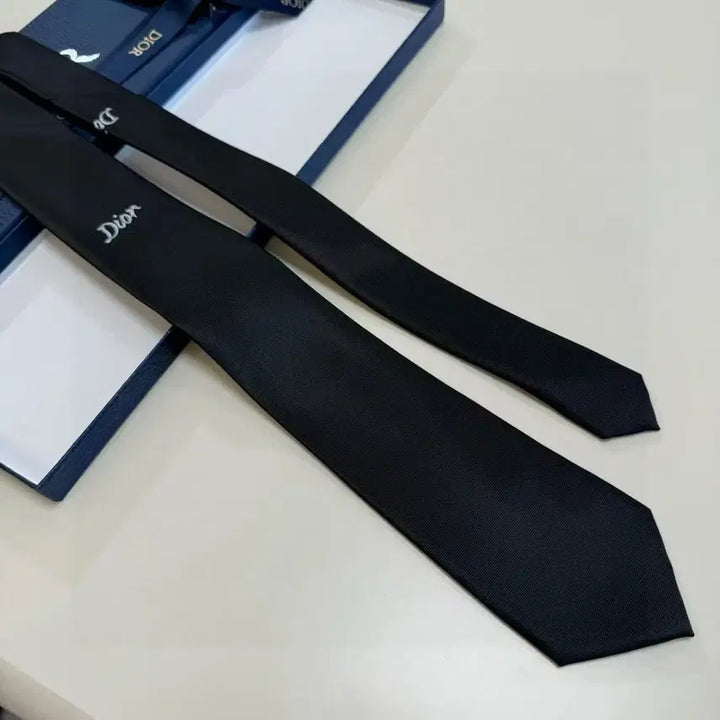 [BUNJANG] Dior Logo Letter Black Tie / 디올 로고 레터 남성 블랙 넥타이