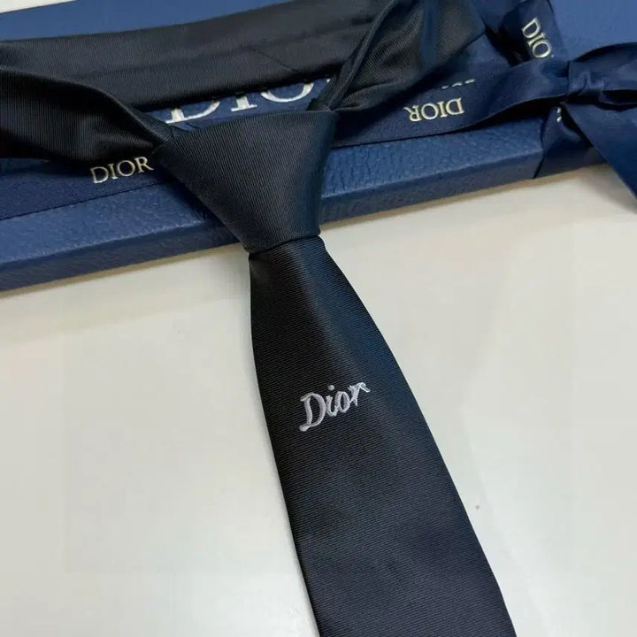 [BUNJANG] Dior Logo Letter Black Tie / 디올 로고 레터 남성 블랙 넥타이