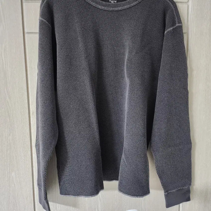 [SOLD OUT] (새상품) 헤인즈X디스이즈네버댓 써멀 롱 슬리브 크루 넥 차콜M