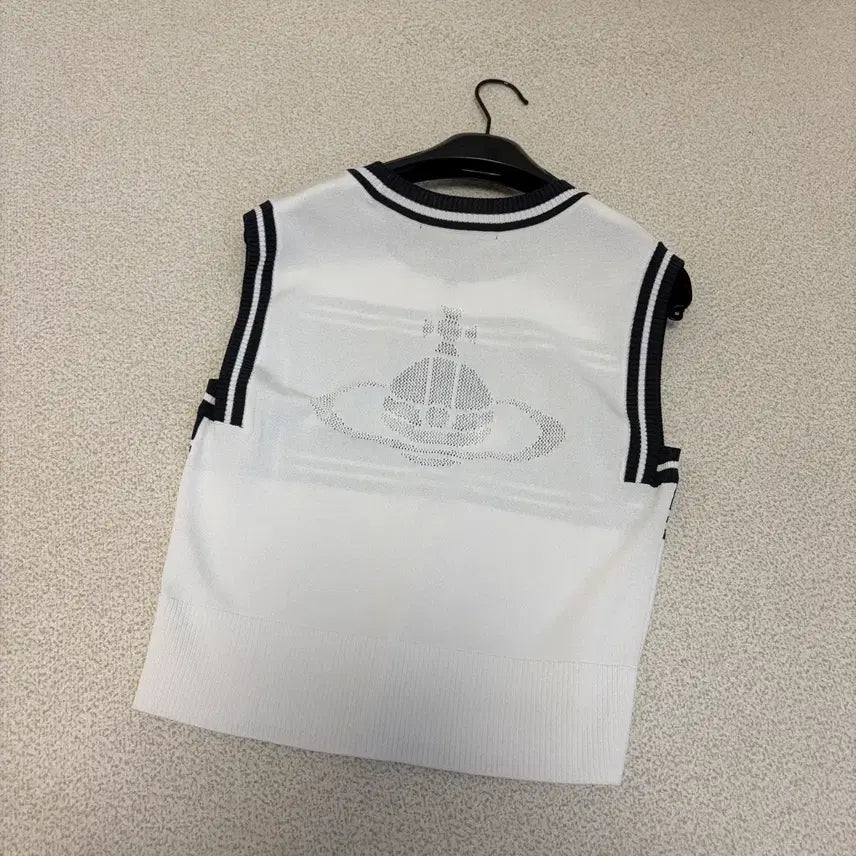 [SOLD OUT] 정품 비비안웨스트우드 니트 베스트 골프웨어