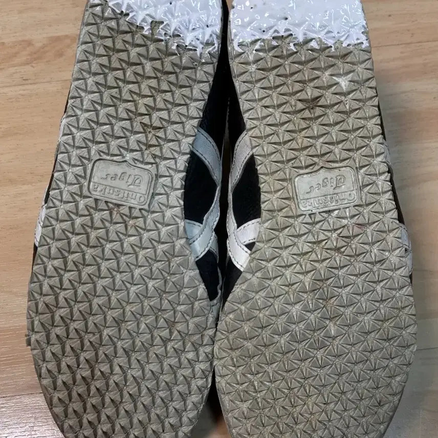 [BUNJANG] Onitsuka Tiger Mexico 66 Black-White Sneakers / 오니츠카타이거 멕시코66 블랙-화이트 230